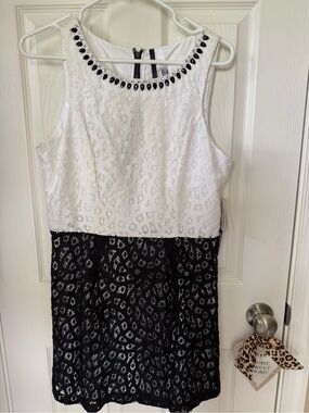 Kensie Lace Dress with Jeweled Neckline - White & Black Sz M NWT